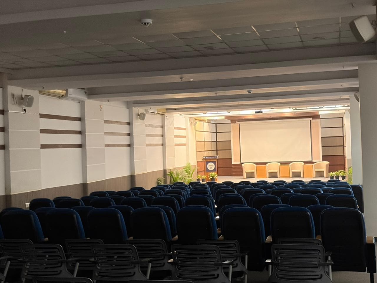 IILM University Gurgaon Academic Building photo 7